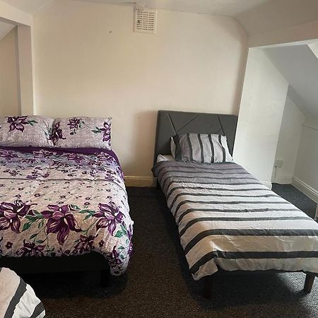 One Room To Stay With Fantastic Host 런던 외부 사진