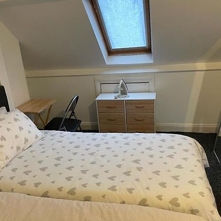 One Room To Stay With Fantastic Host 런던 외부 사진