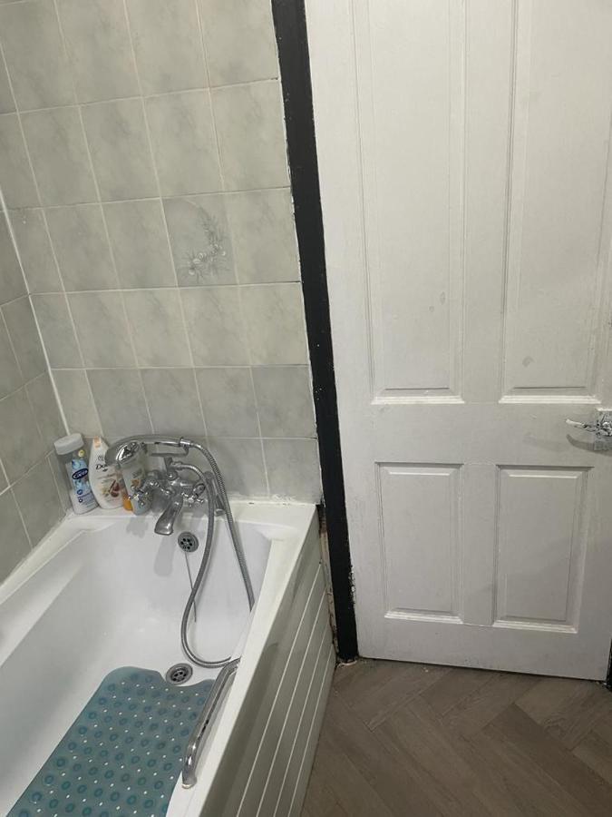 One Room To Stay With Fantastic Host 런던 외부 사진